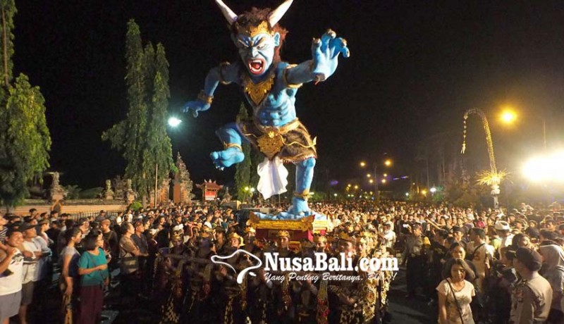 www.nusabali.com-parade-ogoh-ogoh-klungkung-bius-penonton