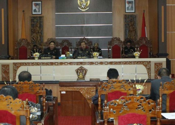 Nusabali.com - empat-ranperda-diketok-1-inisiatif-dewan