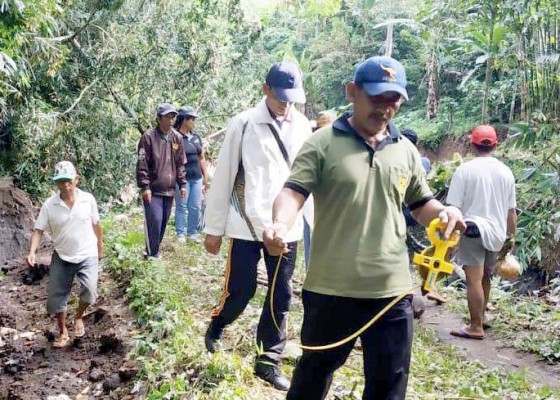 Nusabali.com - dua-irigasi-subak-terimbas-longsor-warga-berharap-segera-ada-penanganan