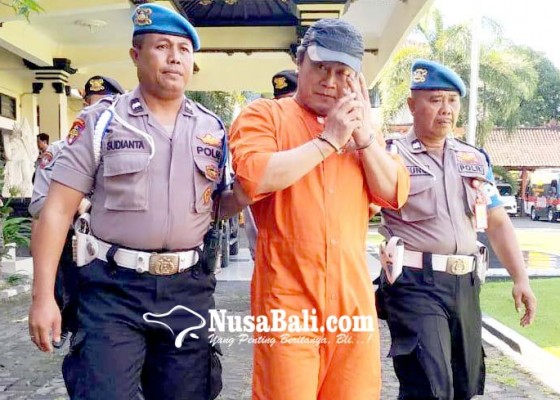 Nusabali.com - dijuk-polisi-pengguna-shabu-nangis-saat-digiring-ke-sel