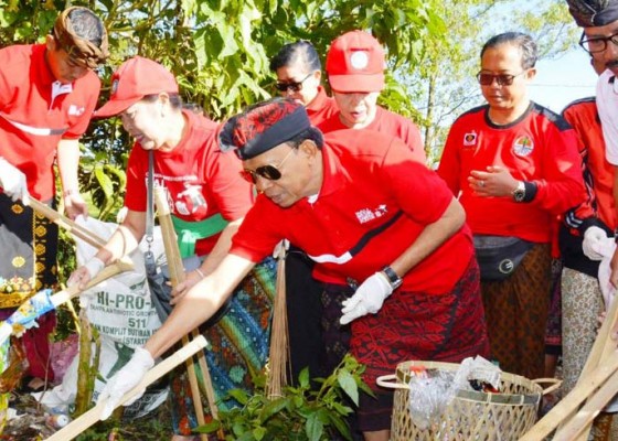 Nusabali.com - 19-mei-kembali-digelar-gerakan-bali-resik-sampah-plastik-serentak