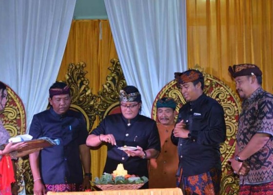 Nusabali.com - bupati-giri-prasta-ajak-pemuda-kuatkan-persatuan