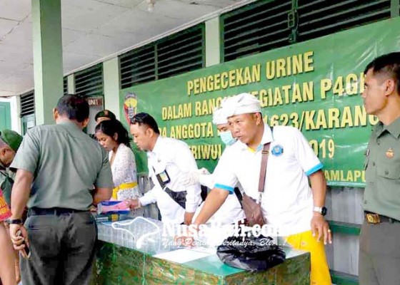 Nusabali.com - bnnk-karangasem-tes-urine-46-anggota-kodim