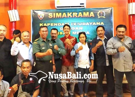 Nusabali.com - pendam-ixudayana-simakrame-dengan-media