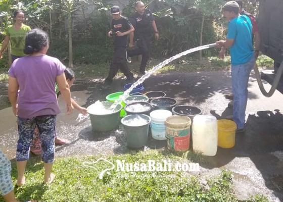 Nusabali.com - krama-banjar-belatung-dapat-bantuan-air-bersih