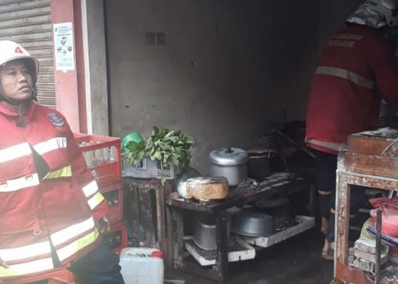 Nusabali.com - warung-nasi-di-carangsari-terbakar