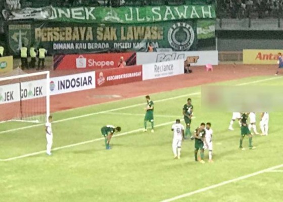 Nusabali.com - tahan-persebaya-ps-tira-kokoh-di-puncak