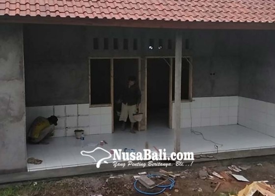 Nusabali.com - penerima-bantuan-bedah-rumah-khawatir-namanya-tercoret