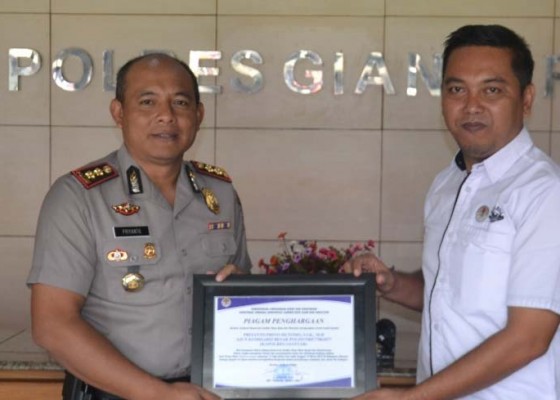 Nusabali.com - polres-terima-penghargaan-dari-dirjen-ksdae