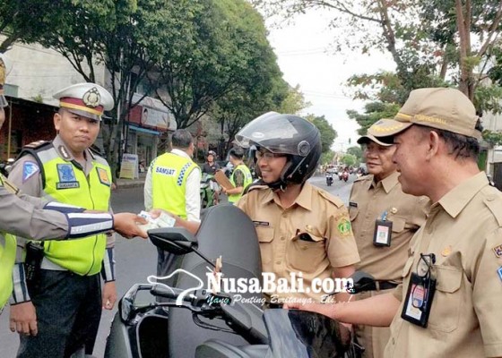 Nusabali.com - terjaring-operasi-belasan-penunggak-pajak-kendaraan-ditilang