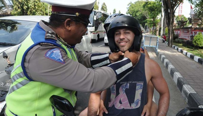 www.nusabali.com-masih-ditemukan-pengendara-tak-pakai-helm