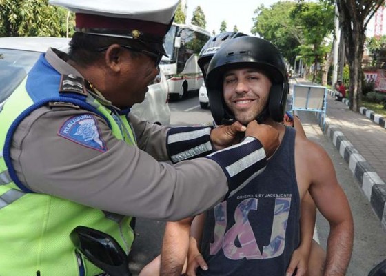 Nusabali.com - masih-ditemukan-pengendara-tak-pakai-helm