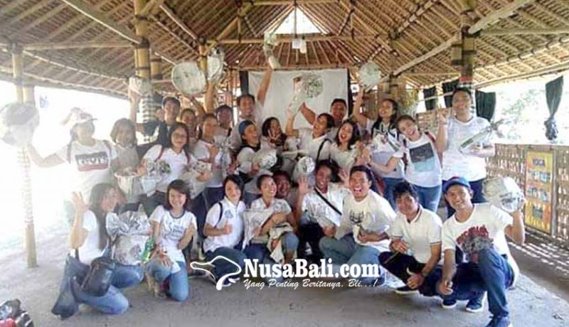 www.nusabali.com-paduan-suara-gita-swara-outbound-di-museum-pustaka-lontar