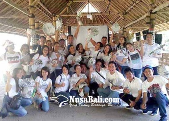 Nusabali.com - paduan-suara-gita-swara-outbound-di-museum-pustaka-lontar