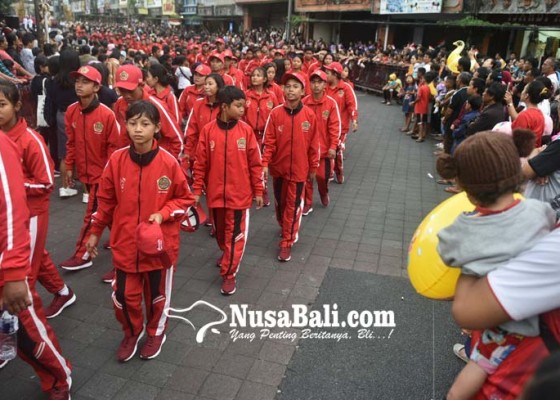 Nusabali.com - parade-pembukaan-porprov-bali-sedot-ribuan-penonton