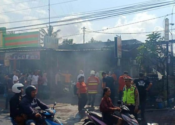 Nusabali.com - warung-makan-pak-kumis-terbakar