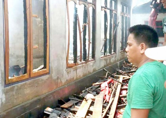 Nusabali.com - gudang-mebel-dan-rumah-ludes-terbakar