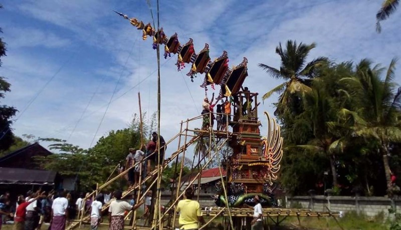 www.nusabali.com-bade-17-meter-dipasangi-tumpang