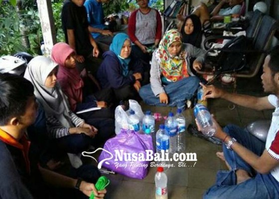 Nusabali.com - asuransi-kesehatan-bayar-premi-pakai-sampah