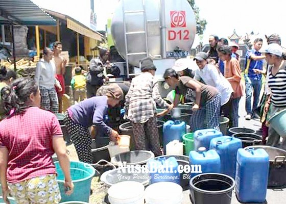 Nusabali.com - lapas-narkotika-bagikan-air-bersih-di-abang-batu-dingding