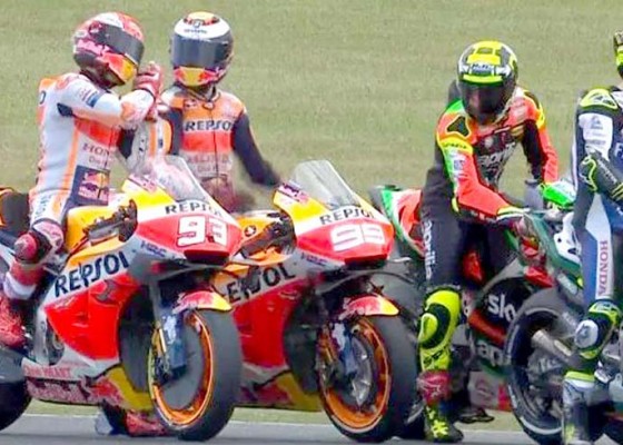 Nusabali.com - marquez-lorenzo-bertengkar-vinales-tercepat-pada-fp2