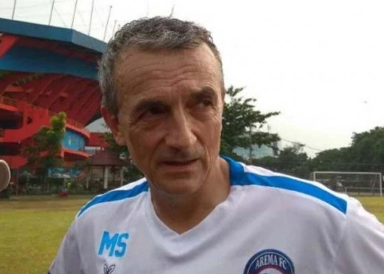 Nusabali.com - arema-diterjang-badak-lampung