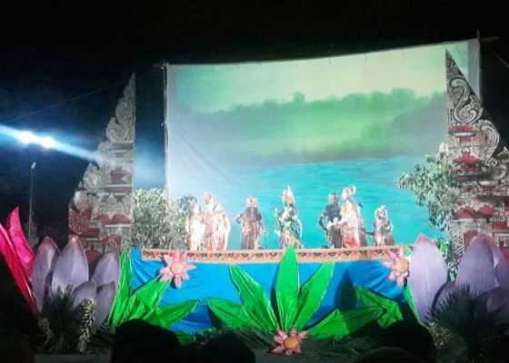 Nusabali.com - wayang-golek-modern-banjir-penonton