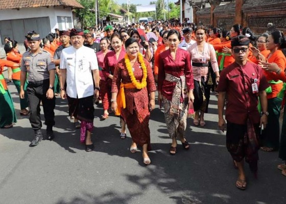 Nusabali.com - kesatuan-gerak-pkk-kkbpk-desa-bona-blahbatuh-dinilai-tim-provinsi-bali