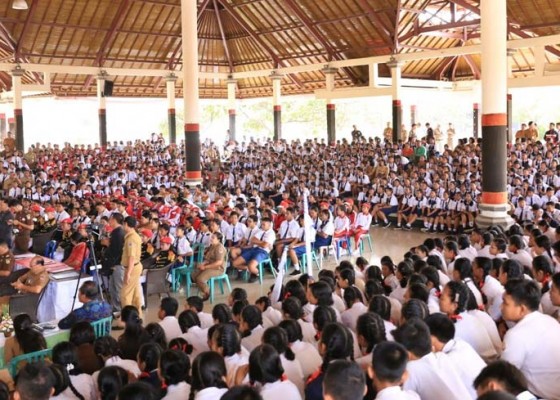 Nusabali.com - siswa-smp-berlomba-anti-korupsi