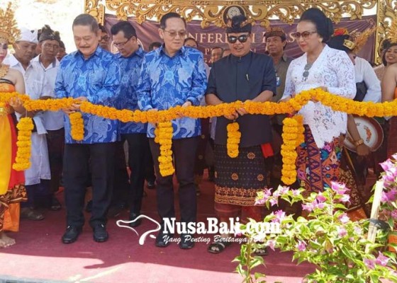 Nusabali.com - universitas-udayana-luncurkan-teaching-farm-close-house