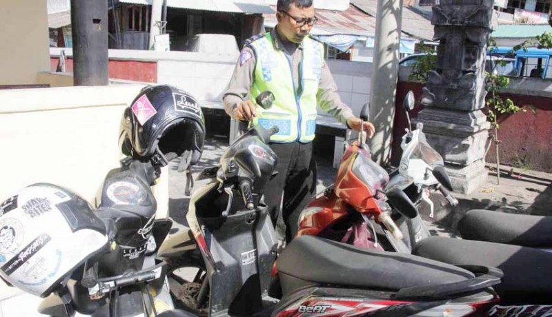 www.nusabali.com-polisi-padangbai-amankan-4-motor