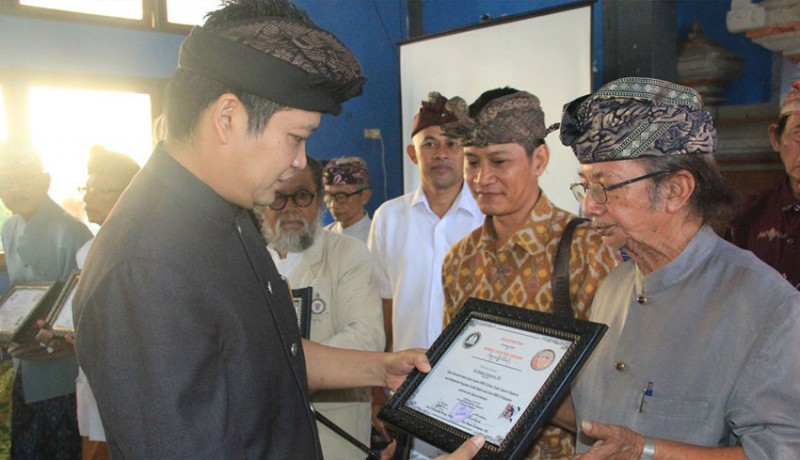 www.nusabali.com-23-tokoh-dianugerahi-jagatnata-hindu-center-award