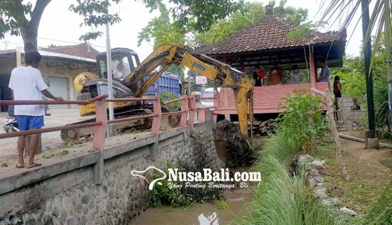 www.nusabali.com-aliran-sungai-baktiseraga-dinormalisasi