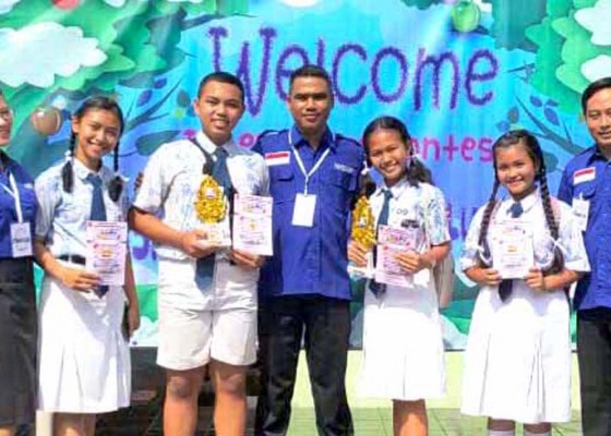 Nusabali.com - smpn-2-amlapura-boyong-dua-juara-bahasa-inggris