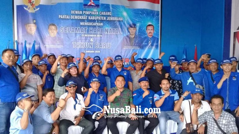 www.nusabali.com-tamba-bakar-semangat-kader-demokrat