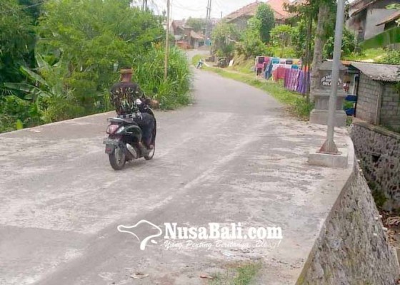 Nusabali.com - jalan-menuju-kampung-wakil-bupati-tuntas-diperbaiki