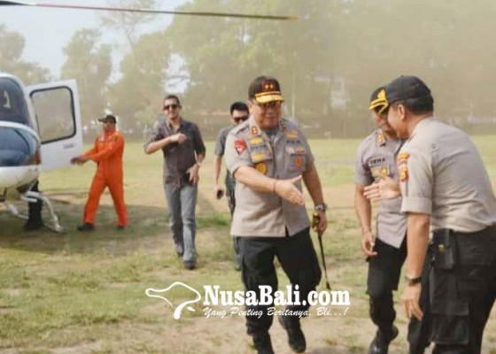 Nusabali.com - naik-heli-kapolda-sambangi-gianyar