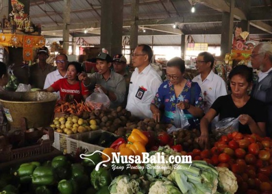 Nusabali.com - harga-bawang-putih-dan-cabai-di-buleleng-mulai-turun