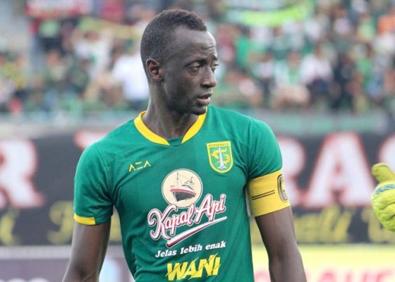 Nusabali.com - kapten-persebaya-tak-bisa-pulang