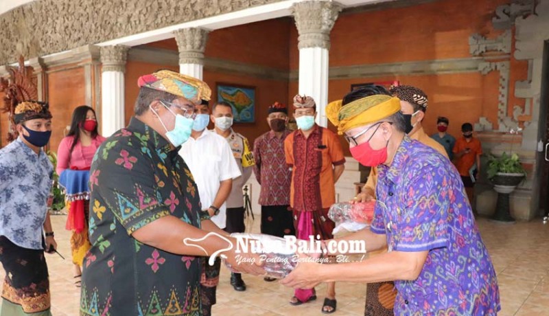 www.nusabali.com-14152-masker-kain-dibagikan-di-kubutambahan-dan-busungbiu