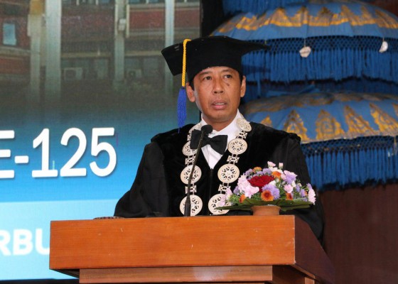 Nusabali.com - unud-bakal-kaji-rencana-wisuda-online