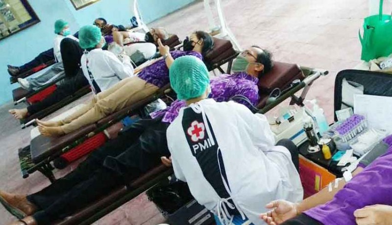 www.nusabali.com-peringati-hari-buruh-fsp-par-donor-darah