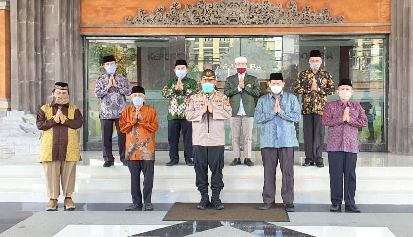 NUSABALI.com - Sepakat Sholat Ied Digelar di Rumah