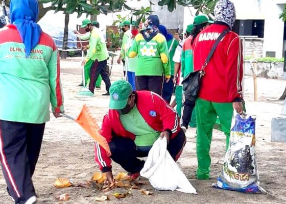 Nusabali.com - dinas-lhk-angkut-39-ton-sampah-sisa-banjir-rob-dari-tiga-pantai