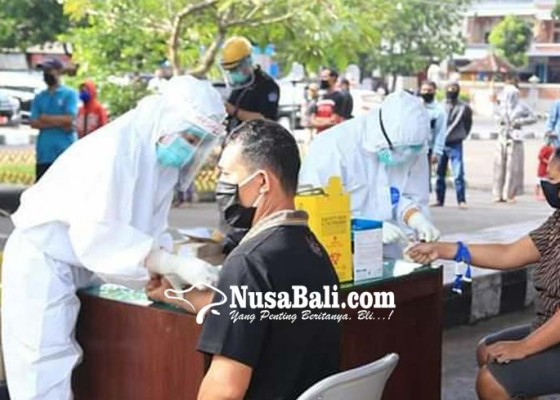 Nusabali.com - 712-pedagang-pasar-galiran-di-rapid-test-74-orang-dinyatakan-reaktif