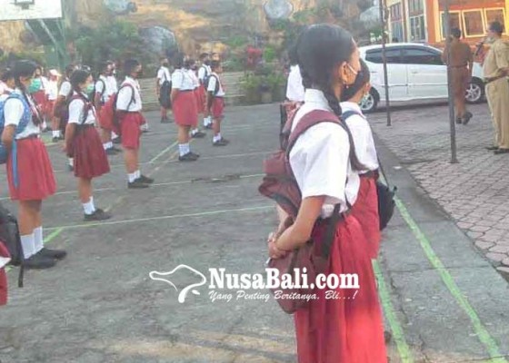 Nusabali.com - smpn-1-selat-gelar-mpls-tatap-muka