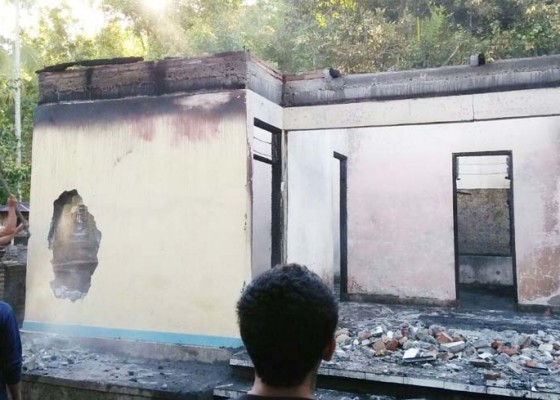 Nusabali.com - rumah-hangus-terbakar-di-tajun