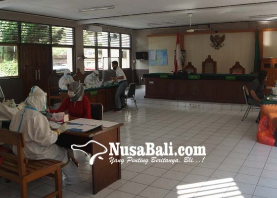 Nusabali.com - pn-denpasar-gelar-rapid-test-5-hakim-reaktif