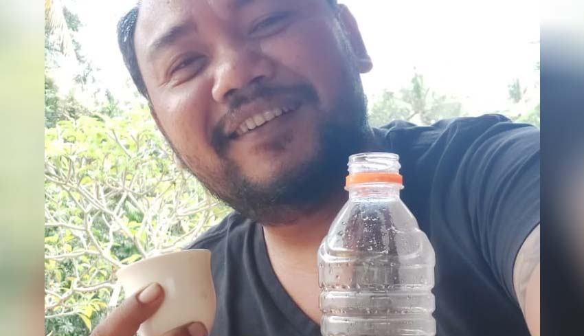 NUSABALI Perbekel Bedulu Rutin Minum Dua Sloki Arak Usai Makan