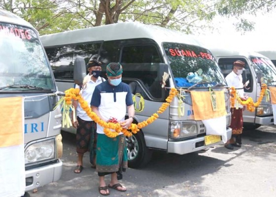 Nusabali.com - 8-unit-minibus-beroperasi-di-nusa-penida